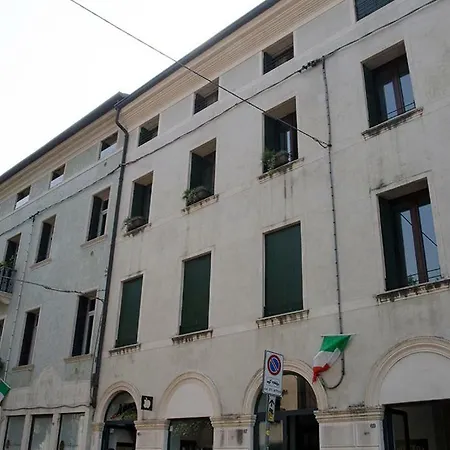 Alloggio Borgo Angarano 2 *